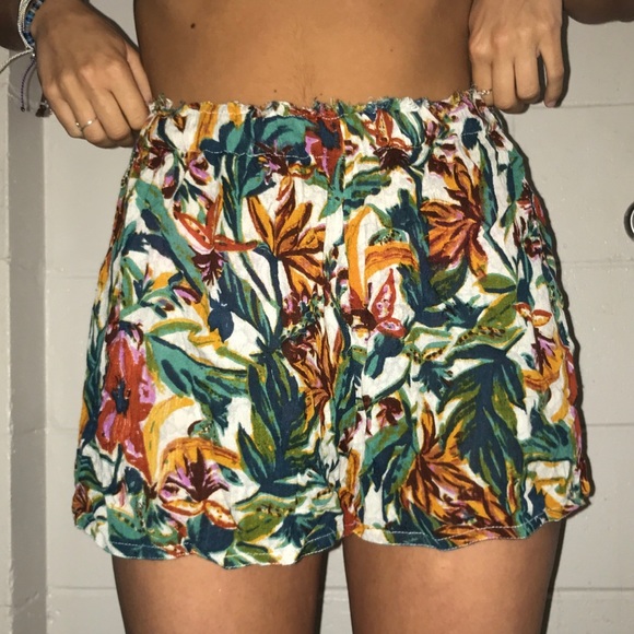 Urban Outfitters shorts - Picture 2 of 2